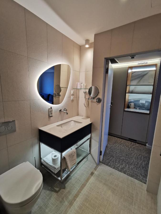 Hotel Zhong Hua 3*